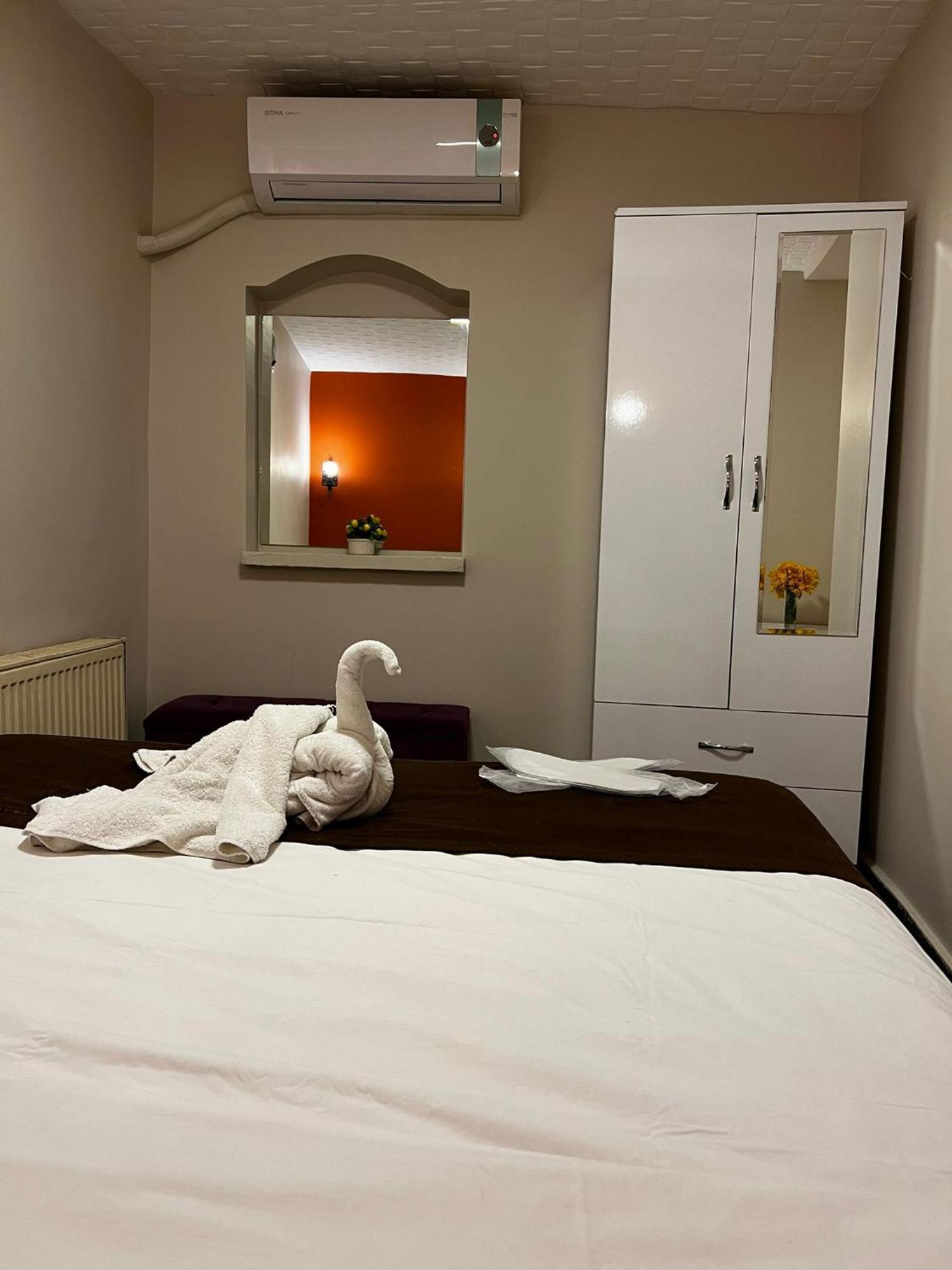Taksim Bricktown Suite Istanbul Exterior photo